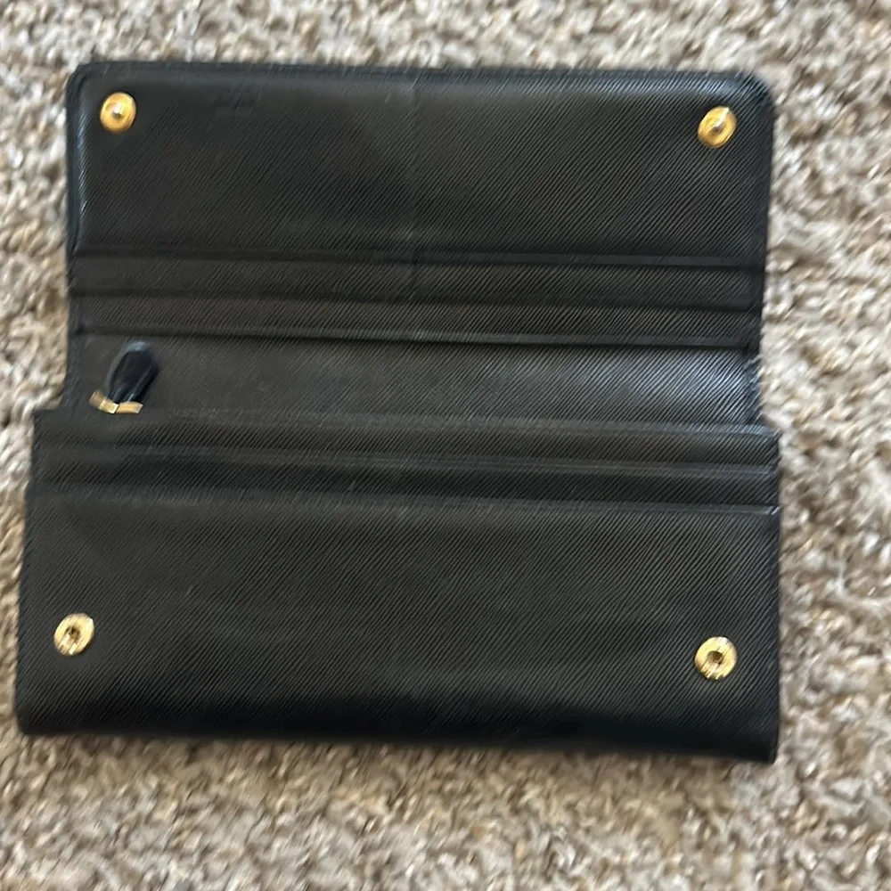Prada black leather wallet - Picture 2 of 4
